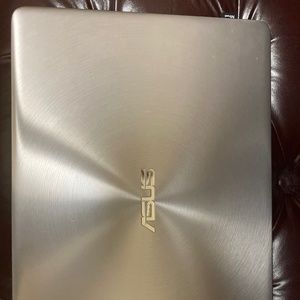 ASUS i7 2018 silver 15”